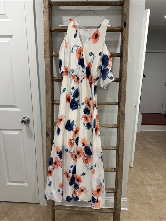 Fraiche By J Dresses & Skirts - Fraiche White Floral Cold-Shoulder Maxi Dress with Navy and Coral Blooms, Size S